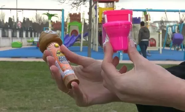Çocukların izlediği videolarda yeni tehlike: klozet ambalajlı şekerleme Çocukların izlediği videolarda yeni tehlike: klozet ambalajlı şekerleme
