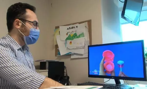 Çocukların izlediği videolarda yeni tehlike: klozet ambalajlı şekerleme Çocukların izlediği videolarda yeni tehlike: klozet ambalajlı şekerleme