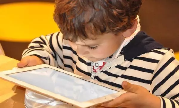 Çocukların izlediği videolarda yeni tehlike: klozet ambalajlı şekerleme Çocukların izlediği videolarda yeni tehlike: klozet ambalajlı şekerleme