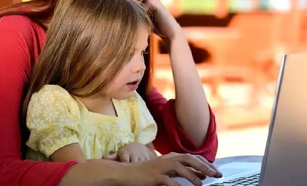 Çocukların izlediği videolarda yeni tehlike: klozet ambalajlı şekerleme Çocukların izlediği videolarda yeni tehlike: klozet ambalajlı şekerleme