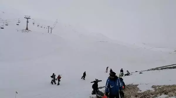 ISPARTA Davraz'da telesiyej arızalandı, kayak severler tersten indirildi ISPARTA Davraz'da telesiyej arızalandı, kayak severler tersten indirildi