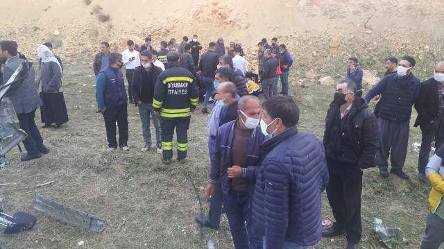 Diyarbakır'da feci kaza: 2'si çocuk 5 ölü, 3 yaralı