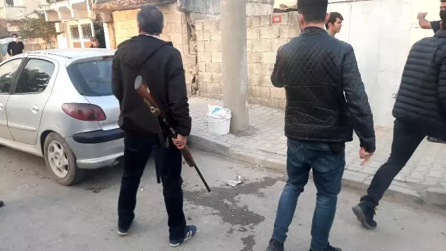 Eline aldığı av tüfeğiyle rastgele ateş etti: 2 yaralı