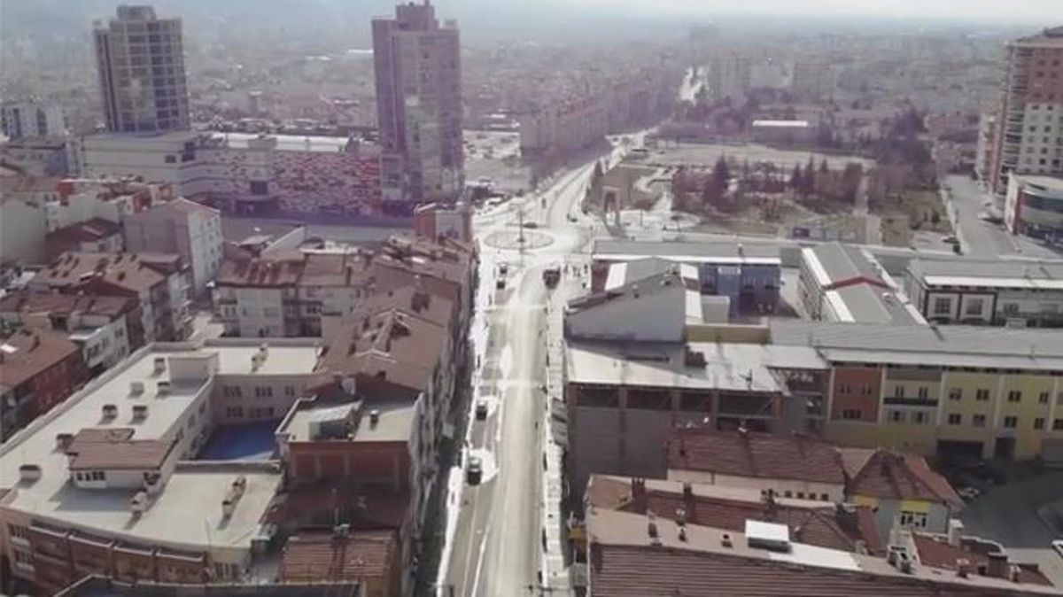 Haritada kırmızıya boyanan Aksaray'da tam kapanma uygulandı! Kent sessizliğe büründü