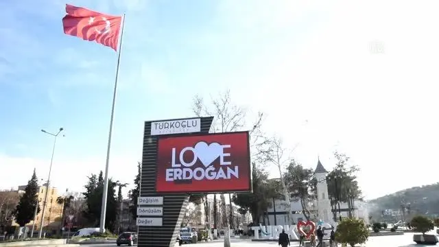 Kahramanmaraş'ta Love Erdoğan görseli LED ekranlara yansıtıldı