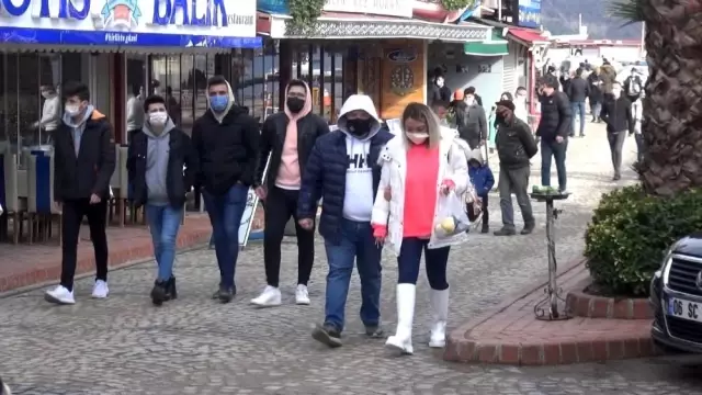 Amasra'da kısıtlamanın kalkmasıyla hareketlilik başladı Amasra'da kısıtlamanın kalkmasıyla hareketlilik başladı