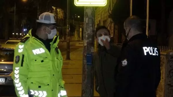 Son dakika haberleri! KISITLAMAYI İHLAL EDEN ALKOLLÜ SÜRÜCÜ, ÖNCE TERS YÖNDE ARAÇ KULLANDI SONRA POLİSE ZORLUK ÇIKARDI Son dakika haberleri! KISITLAMAYI İHLAL EDEN ALKOLLÜ SÜRÜCÜ, ÖNCE TERS YÖNDE ARAÇ KULLANDI SONRA POLİSE ZORLUK ÇIKARDI