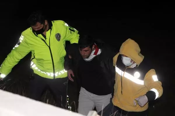 ADANA Kontrolden çıkan otomobil, atık su kanalına devrildi: 1 yaralı ADANA Kontrolden çıkan otomobil, atık su kanalına devrildi: 1 yaralı