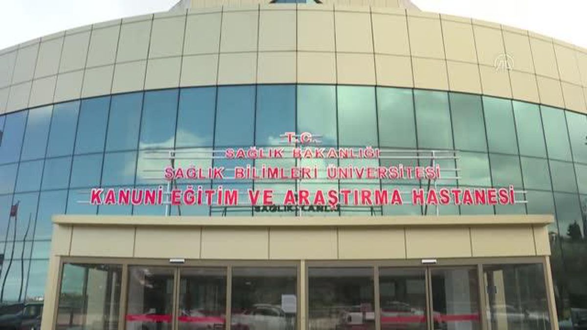 Son dakika: Koronavirüsle mücadelenin simgelerinden Seher hemşire mesleğiyle gurur duyuyor