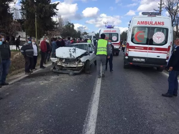 Muğla'da servis minibüsü ile otomobil çarpıştı: 6 yaralı Muğla'da servis minibüsü ile otomobil çarpıştı: 6 yaralı