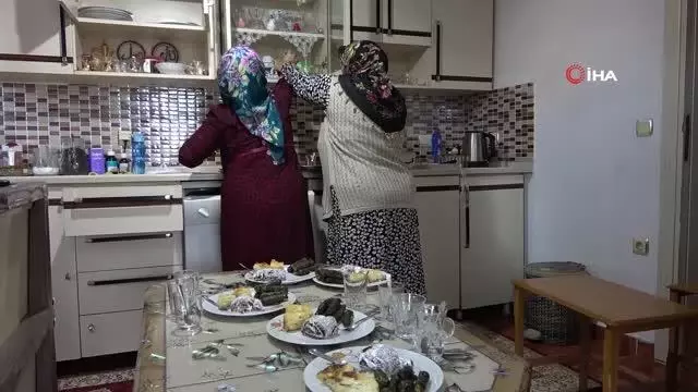 Ömrünü engelli çocuklarına adadı
