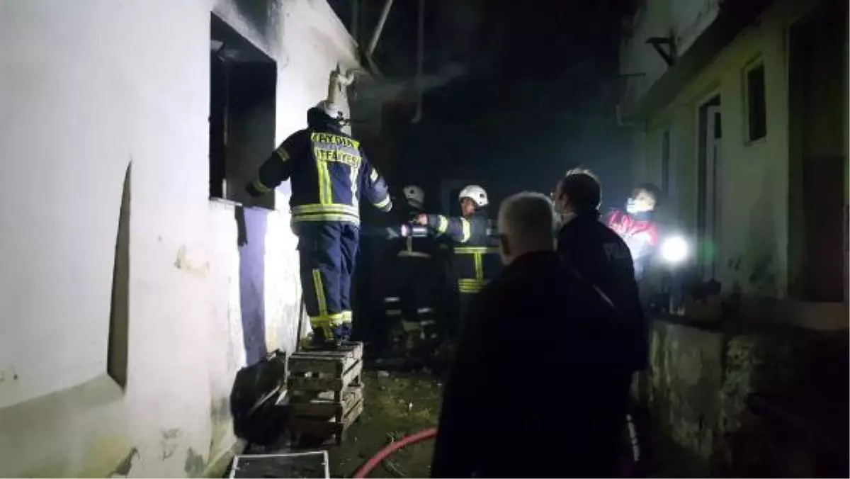 Son dakika haberi: Önce kendi evini, ardından akrabalarının evini ateşe verdi