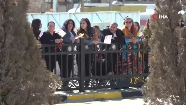 Son dakika haber: - Papa, DEAŞ'ın 2 yıl işgal ettiği Karakuş'u ziyaret etti Son dakika haber: - Papa, DEAŞ'ın 2 yıl işgal ettiği Karakuş'u ziyaret etti