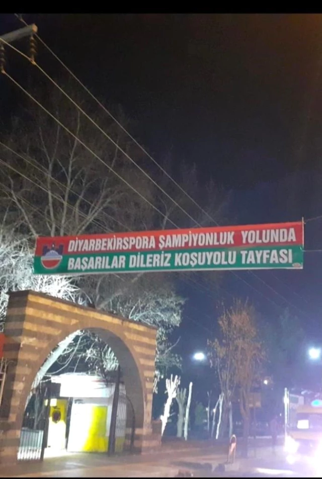 Şampiyonluğa giden Diyarbekirspor 'sen de bayrak as' çalışması başlattı