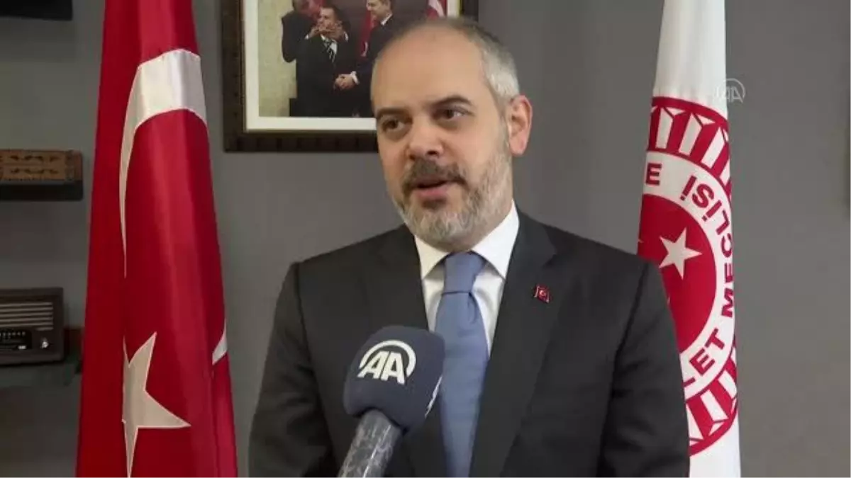 TBMM Dışişleri Komisyonu Başkanı Kılıç'tan gençlere 'yeni anayasa çalışmalarına katkı sağlamaları' çağrısı