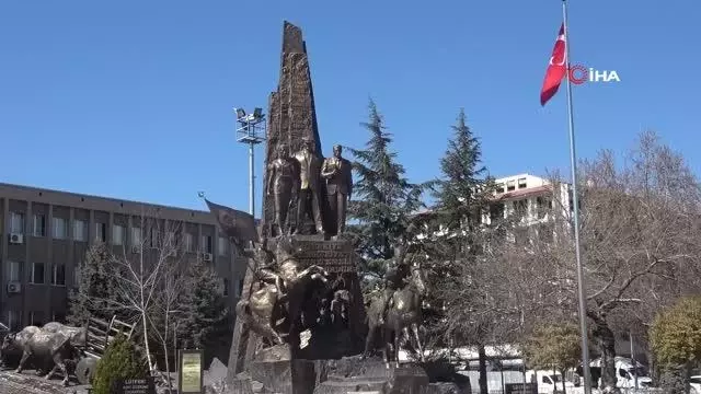 Uşak rehavete kapılmadı, caddeler boş kaldı Uşak rehavete kapılmadı, caddeler boş kaldı