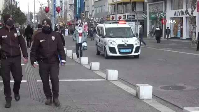 Uşak rehavete kapılmadı, caddeler boş kaldı Uşak rehavete kapılmadı, caddeler boş kaldı