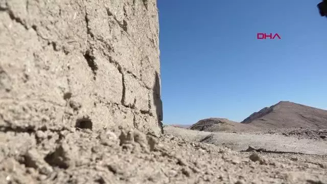 VAN 'Urartu kalesinin bekçisi' roman kahramanı oldu VAN 'Urartu kalesinin bekçisi' roman kahramanı oldu