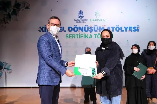 8 Mart'ta başkan Kartoğlu'ndan kadınlara müjde 8 Mart'ta başkan Kartoğlu'ndan kadınlara müjde