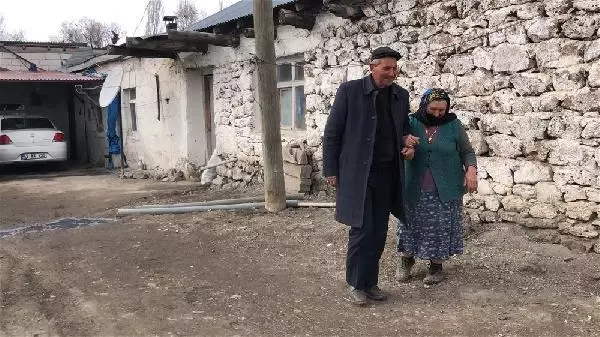 Ablasını gelin eden halasından istediği Ayten'le 54 yıldır evli Ablasını gelin eden halasından istediği Ayten'le 54 yıldır evli
