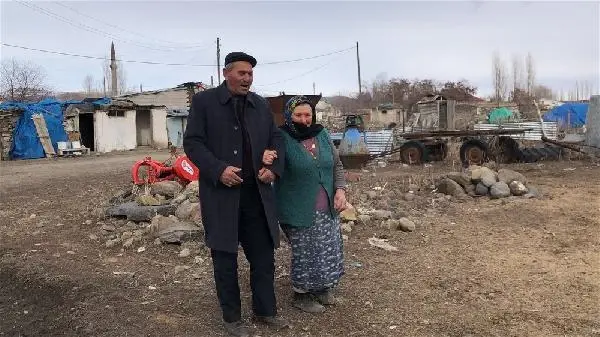 Ablasını gelin eden halasından istediği Ayten'le 54 yıldır evli Ablasını gelin eden halasından istediği Ayten'le 54 yıldır evli