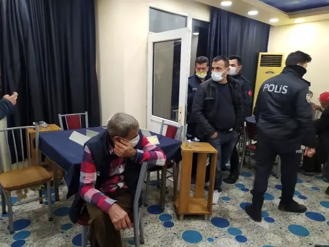 Adana'da güvenlik kameralı kumarhaneye baskın Adana'da güvenlik kameralı kumarhaneye baskın