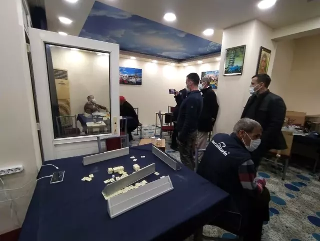 Adana'da güvenlik kameralı kumarhaneye baskın Adana'da güvenlik kameralı kumarhaneye baskın