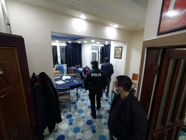 Adana'da güvenlik kameralı kumarhaneye baskın Adana'da güvenlik kameralı kumarhaneye baskın