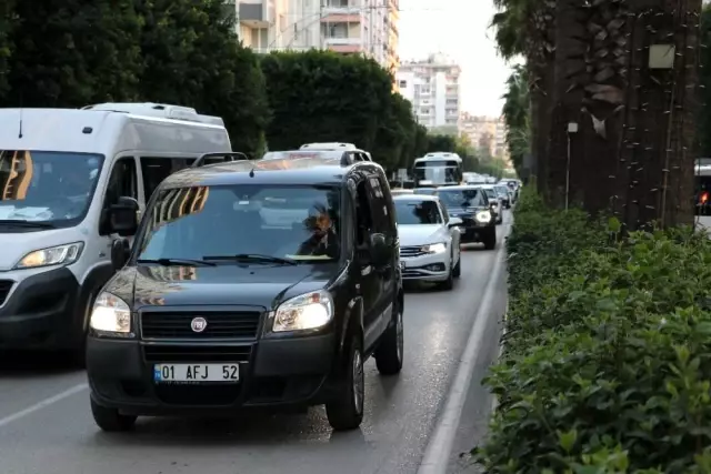 Adana'da kadınlardan yürüyüş Adana'da kadınlardan yürüyüş