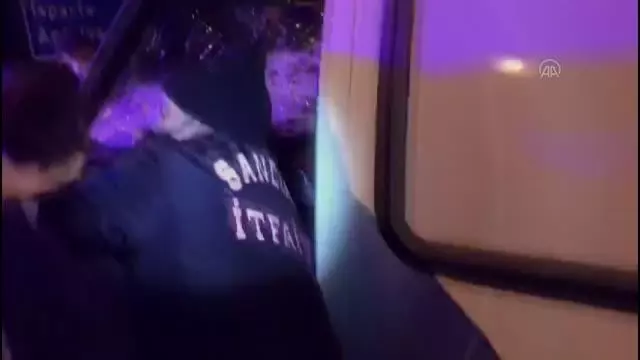 Son dakika gündem: AFYONKARAHİSAR - Kamyonet ile kamyon çarpıştı: 1 yaralı Son dakika gündem: AFYONKARAHİSAR - Kamyonet ile kamyon çarpıştı: 1 yaralı