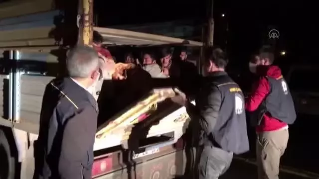 Son dakika haberleri | Ağrı merkezli göçmen kaçakçılığı operasyonunda 9 zanlı tutuklandı (3) Son dakika haberleri | Ağrı merkezli göçmen kaçakçılığı operasyonunda 9 zanlı tutuklandı (3)