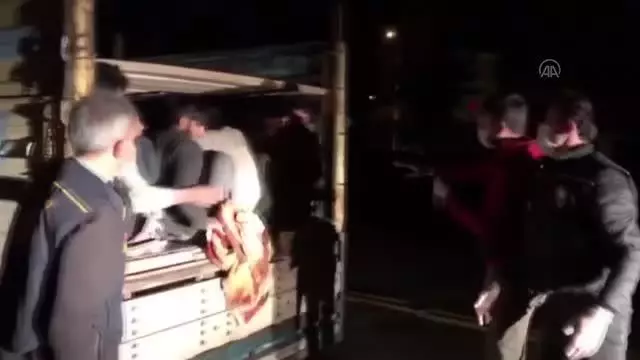 Son dakika haberleri | Ağrı merkezli göçmen kaçakçılığı operasyonunda 9 zanlı tutuklandı (3) Son dakika haberleri | Ağrı merkezli göçmen kaçakçılığı operasyonunda 9 zanlı tutuklandı (3)