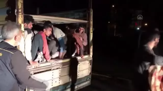 Son dakika haberleri | Ağrı merkezli göçmen kaçakçılığı operasyonunda 9 zanlı tutuklandı (3) Son dakika haberleri | Ağrı merkezli göçmen kaçakçılığı operasyonunda 9 zanlı tutuklandı (3)
