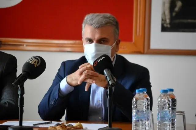 AK Parti Balıkesir Milletvekili Mustafa Canbey, Ayvalık'ta çiftçileri dinledi