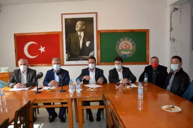 AK Parti Balıkesir Milletvekili Mustafa Canbey, Ayvalık'ta çiftçileri dinledi