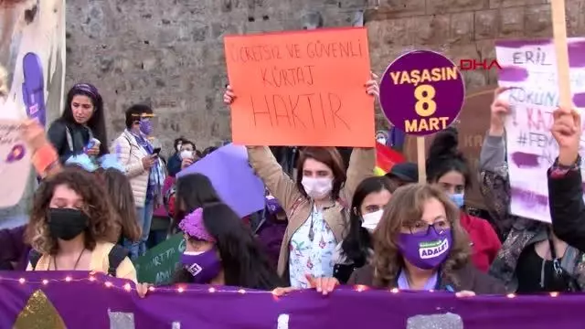 ANTALYA KADINLAR GÜNÜ ETKİNLİĞİNDE TARTIŞMA ANTALYA KADINLAR GÜNÜ ETKİNLİĞİNDE TARTIŞMA