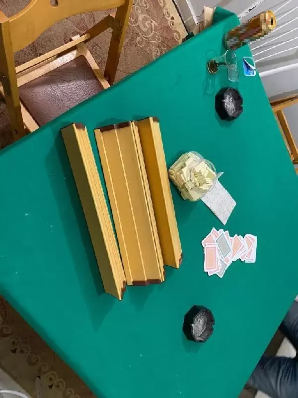 Kumar oynayan 7 kişiye 51 bin 116 lira ceza kesildi Kumar oynayan 7 kişiye 51 bin 116 lira ceza kesildi