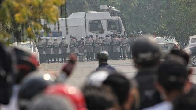 Askeri darbeyle karışan Myanmar'la ilgili kan donduran iddia: Gözaltındaki Müslüman vekiller işkenceyle öldürüldü Askeri darbeyle karışan Myanmar'la ilgili kan donduran iddia: Gözaltındaki Müslüman vekiller işkenceyle öldürüldü