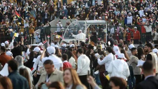 Aylan Kurdi'nin babası Erbil'i ziyaret eden Papa Francis'e tablo hediye etti