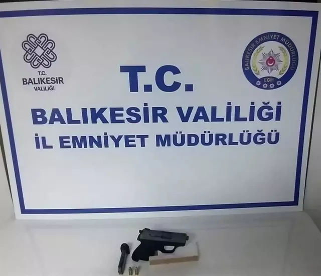 Son dakika haber: Balıkesir'de 7 uyuşturucu şüphelisine operasyon Son dakika haber: Balıkesir'de 7 uyuşturucu şüphelisine operasyon
