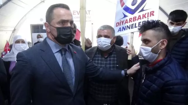 Evlat nöbeti tutan ailelere 8 Mart Dünya Kadınlar Günü ziyaretini Yıldız ailesi yaptı Evlat nöbeti tutan ailelere 8 Mart Dünya Kadınlar Günü ziyaretini Yıldız ailesi yaptı