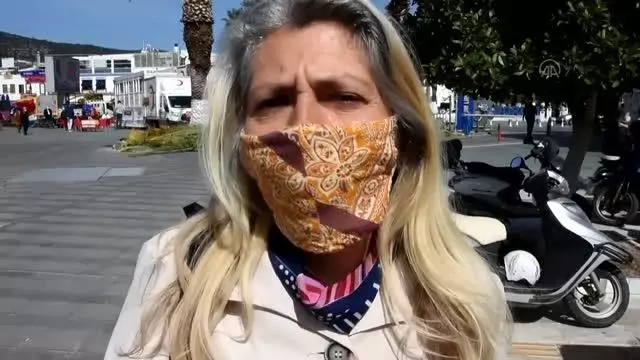 Bodrum'da cüzdanını düşüren kadın, polisin telefonuyla sevindi Bodrum'da cüzdanını düşüren kadın, polisin telefonuyla sevindi