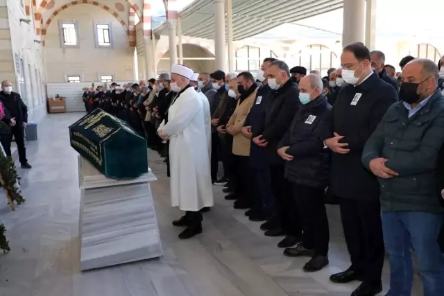 Büyükçekmece Belediye Meclis Üyesi Ahmet Şahin'in babası son yolculuğuna uğurlandı Büyükçekmece Belediye Meclis Üyesi Ahmet Şahin'in babası son yolculuğuna uğurlandı