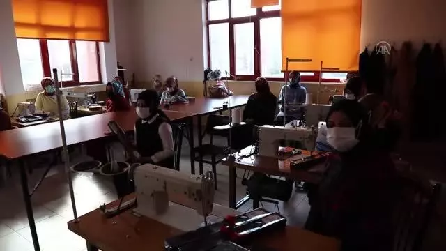 Çubuk Belediye Başkanı Demirbaş, Dünya Kadınlar Günü'nü kutladı Çubuk Belediye Başkanı Demirbaş, Dünya Kadınlar Günü'nü kutladı