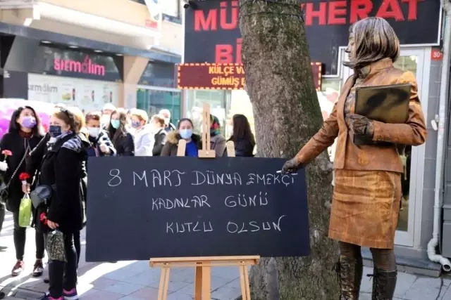 Dünya Kadınlar Günü Kartal'da tüm gün süren etkinlikler ile kutlandı Dünya Kadınlar Günü Kartal'da tüm gün süren etkinlikler ile kutlandı