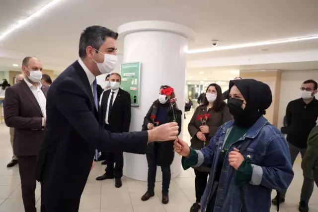Dünya Kadınlar Günü Kartal'da tüm gün süren etkinlikler ile kutlandı Dünya Kadınlar Günü Kartal'da tüm gün süren etkinlikler ile kutlandı