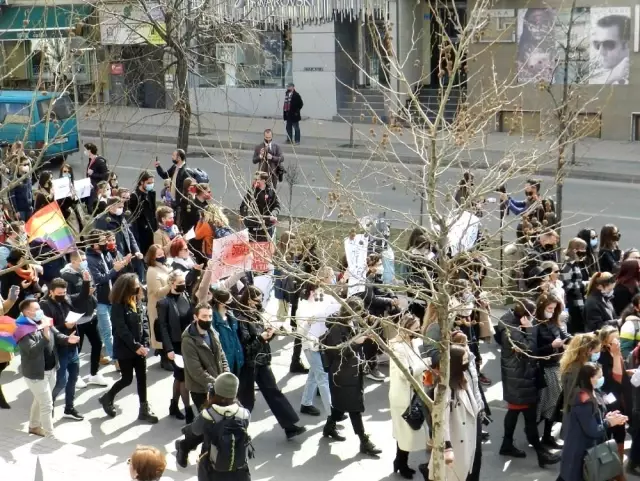 - Dünya Kadınlar Günü'nde Kosovalı kadınlardan protesto - Dünya Kadınlar Günü'nde Kosovalı kadınlardan protesto