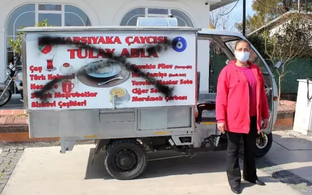 Ekmeğinin peşinde olan kadının seyyar aracına çirkin saldırı Ekmeğinin peşinde olan kadının seyyar aracına çirkin saldırı