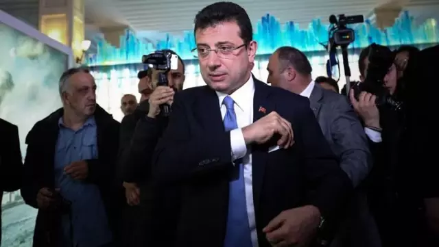 Ekrem İmamoğlu'nun Pervin Buldan'lı Kadınlar Günü paylaşımına tepki yağıyor Ekrem İmamoğlu'nun Pervin Buldan'lı Kadınlar Günü paylaşımına tepki yağıyor