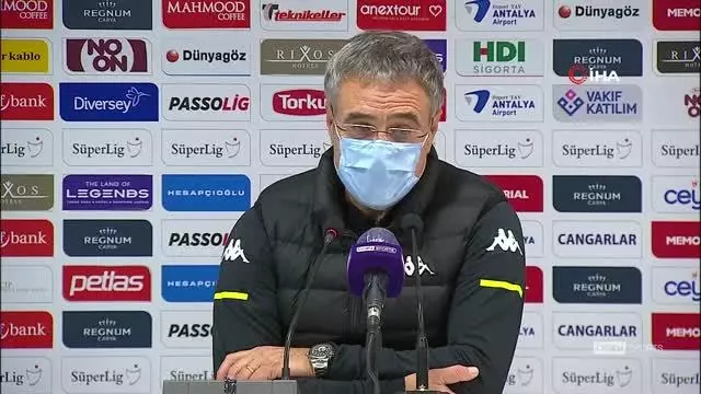 Ersun Yanal: 'Ofansif gücümüzü kullanmakta cömert olmalıyız' Ersun Yanal: 'Ofansif gücümüzü kullanmakta cömert olmalıyız'